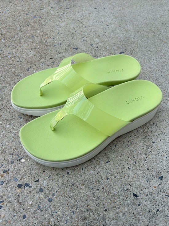 Vionic Shoes - NWOT Vionic Luminous Thong Chunky Platform Sandal Lime Green Womens Size 10 NEW